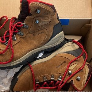 Columbia Women’s Hiking Boots